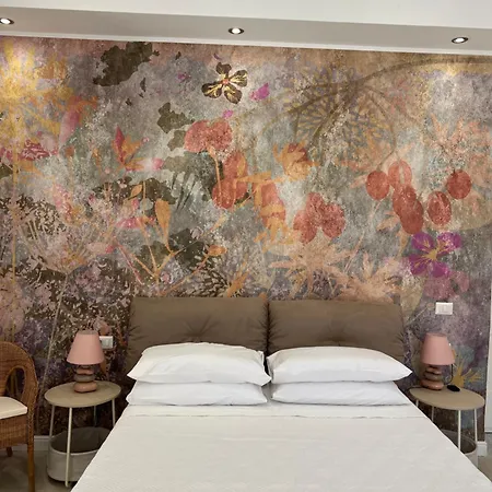 Ferienwohnung Napoli Centro Madame Naples Con Terrazzo E Vista Giardino Exterior foto
